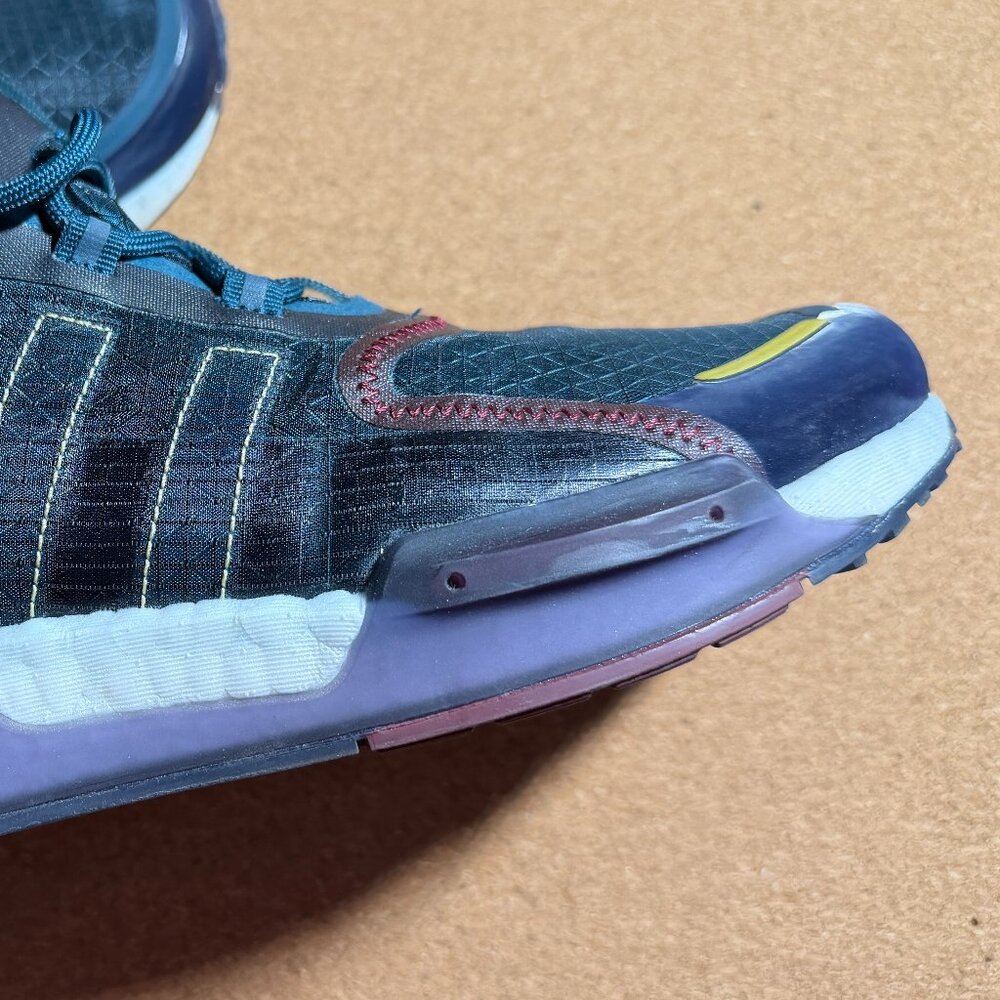 Adidas NMD V3 R1 Boost Running Shoes W10